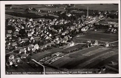 Ak Bad Dürrheim im Schwarzwald Baar Kreis, Fliegeraufnahme, Panorama vom Ort