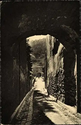 Ak Clermont l'Hérault Hérault, Porche Verny, Rue Cap. Fulcrand