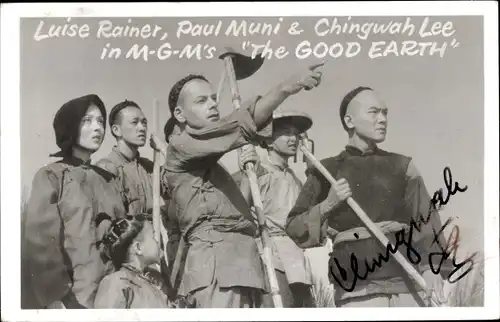 Ak Schauspieler Luise Rainer, Paul Muni, Chingwah Lee, Filmszene, Portrait, Autogramm