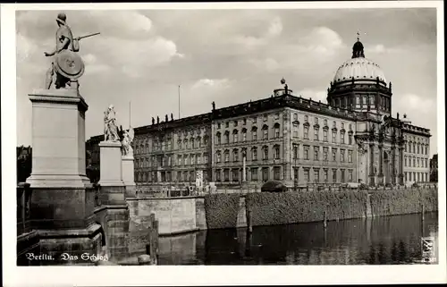 Ak Berlin Mitte, Schloss