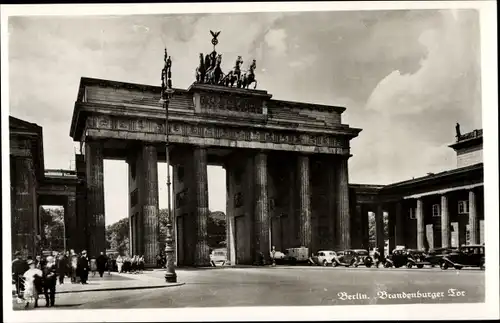 Ak Berlin Mitte, Brandenburger Tor, Pariser Platz