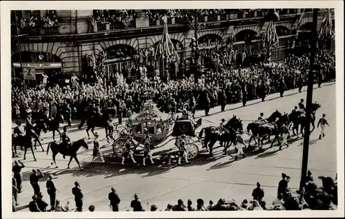 Ak Amsterdam, Leidscheplein, Goldene Kutsche der Königsfamilie, 1948