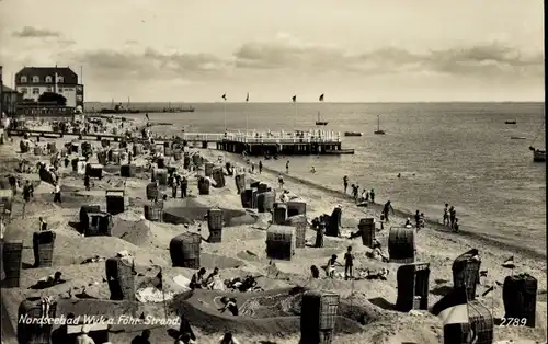 Ak Wyk auf Föhr Nordfriesland, Strand, Badegäste, Landungsbrücke