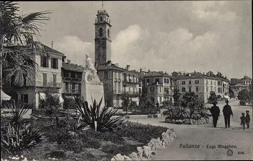 Ak Pallanza Lago Maggiore Piemonte, Platz mit Statue, Kirchturm