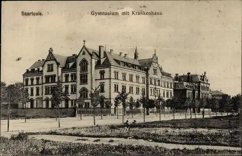 Ak Saarlouis im Saarland, Gymnasium mit Krankenhaus