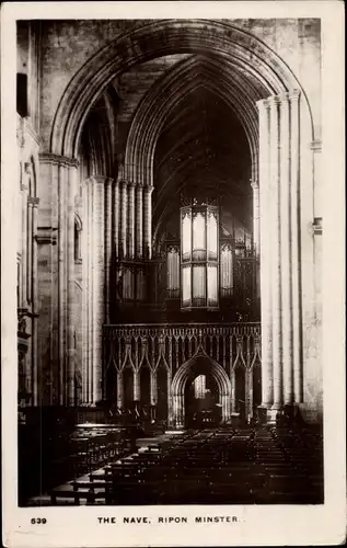 Ak Ripon Yorkshire, Münster, das Kirchenschiff