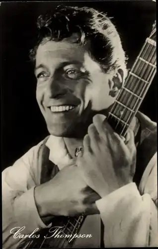 Ak Schauspieler Carlos Thompson, Portrait, Gitarre