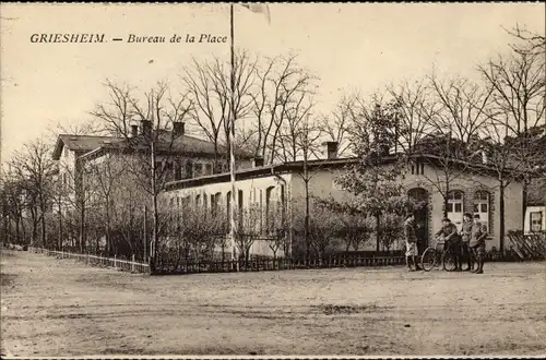 Ak Griesheim, Ort Büro, Personen, Fahrrad