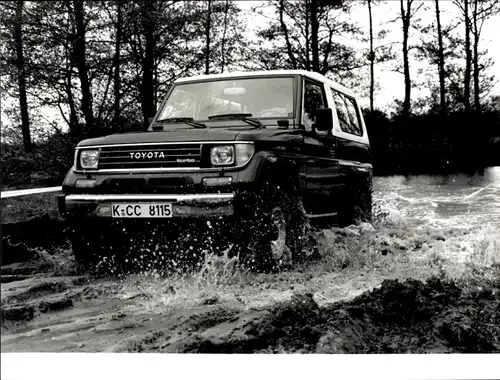 Foto Auto Toyota LandCruiser LJ 73, Geländewagen