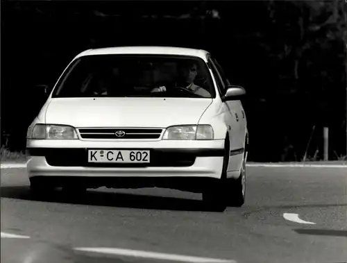 Foto Toyota Carina Liftback 2,0 GLi, Autokennzeichen KCA 602