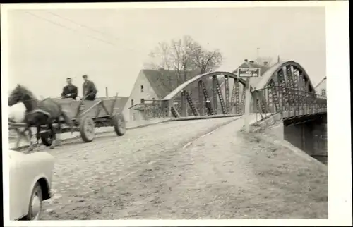 Foto Ak Wąsosz Herrnstadt Schlesien, Brücke, Fuhrwerk