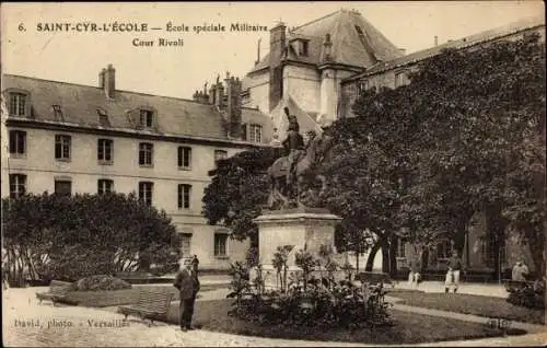 Ak Saint Cyr l'Ecole Yvelines, Spezielle Militärschule, Cour Rivoli