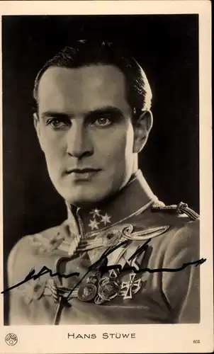 Ak Schauspieler und Opernregisseur Hans Stüwe, Portrait, Orden, Ross Verlag 4450/1, Autogramm
