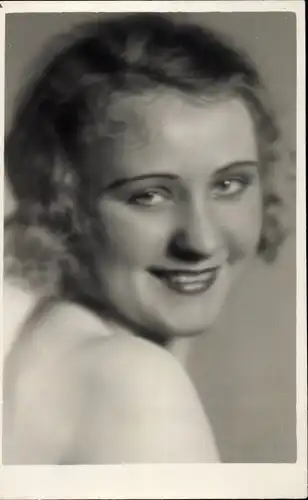 Foto Ak Schauspielerin Irmgard Hessler, Portrait, Autogramm