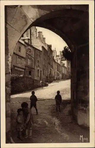 Ak Langres Haute Marne, Rue du Grand-Cloitre, gesehen von Porte Henri-IV