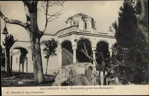Ak Thessaloniki Griechenland, Kloster von der Stadtmauer gesehen