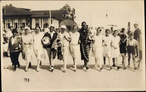 Foto Ak Ostseebad Grömitz in Holstein, Gruppenfoto, Badegäste