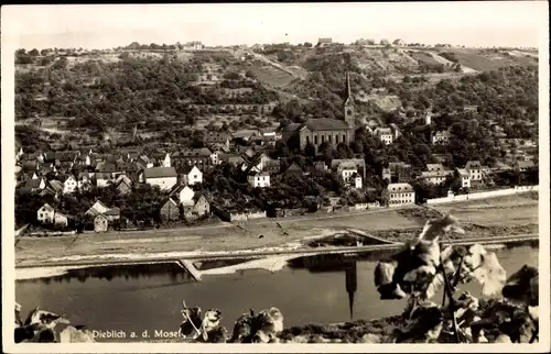 Ak Dieblich an der Mosel, Blick auf den Ort, Kirche