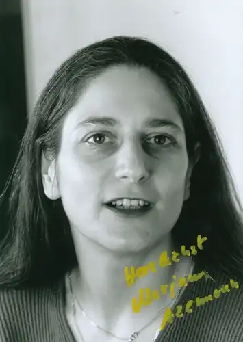 Foto Schauspielerin Marjam Azemoun, Portrait, Autogramm