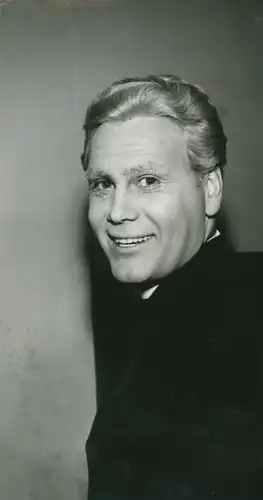 Foto Schauspieler Erich Auer, Filmszene Der Pfarrer von St. Michael, Portrait