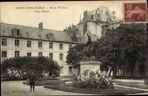 Ak Saint Cyr l'Ecole Yvelines, Spezielle Militärschule, Cour Rivoli