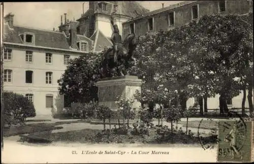 Ak Saint Cyr l'Ecole Yvelines, Cour Marceau