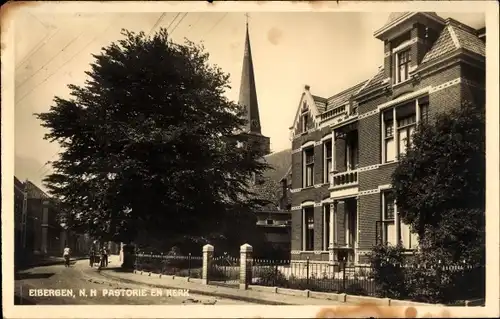 Ak Eibergen Gelderland, Pfarrhaus und Kirche