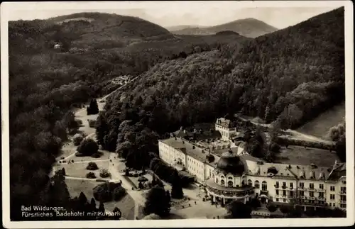 Ak Bad Wildungen in Hessen, Fürstliches Badehotel mit Kurpark