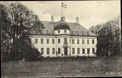 Ak Gentofte Kommune Dänemark, Schloss Bernstorf, Schlossansicht vom Park aus