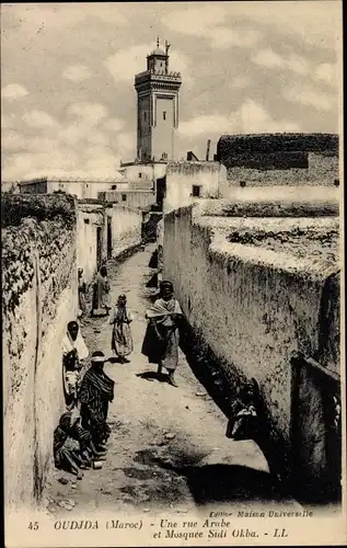 Ak Oudjda Oujda Marokko, Une rue Arabe et Mosquée Sidi Okba