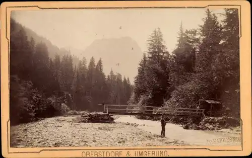 Foto Oberstdorf im Oberallgäu und Umgebung, Angler an einer Brücke, 1885