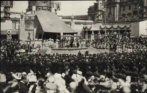 Ak Wien, Kaiserhuldigungs-Festzug 1908, Tribüne, Zuschauer