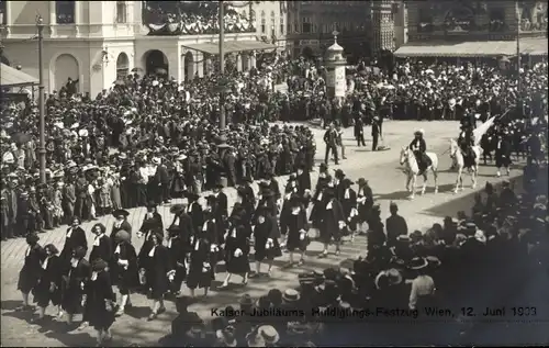 Ak Wien, Kaiserhuldigungs-Festzug 1908, Zuschauer