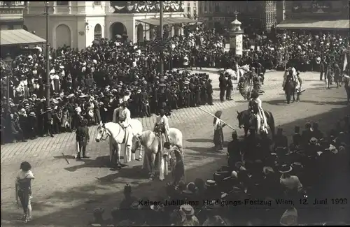 Ak Wien, Kaiserhuldigungs-Festzug 1908, Zuschauer, Reiter