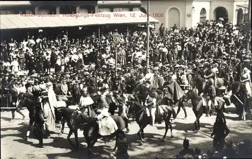 Ak Wien, Kaiserhuldigungs-Festzug 1908, Reiter, Zuschauer