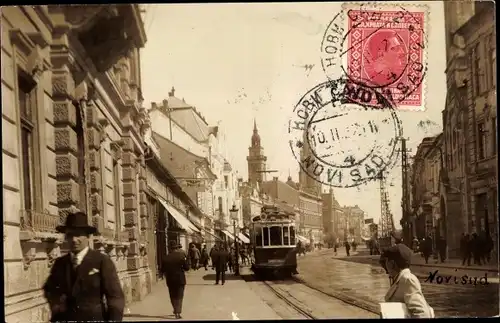 Foto Ak Novi Sad Újvidék Neusatz Serbien, Straßenpartie, Straßenbahn