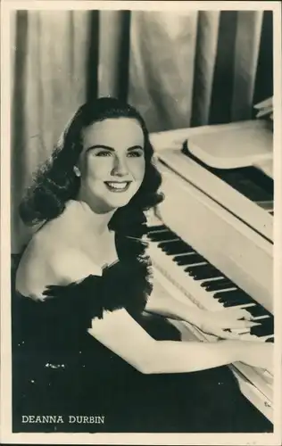 Ak Schauspielerin Deanna Durbin, Portrait, Klavier