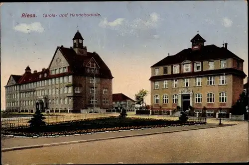 Ak Riesa an der Elbe Sachsen, Carolaschule, Handelsschule