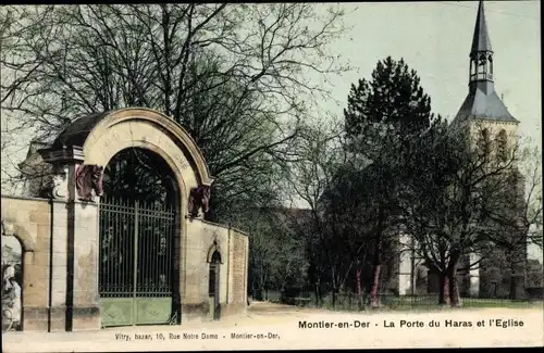 Ak Montier en Der Haute Marne, Porte du Haras, Kirche