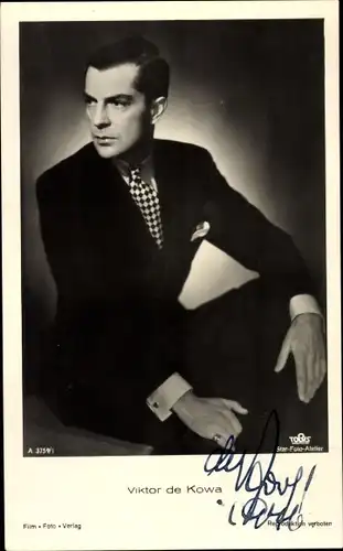 Ak Schauspieler Viktor de Kowa, Portrait im Anzug, Autogramm