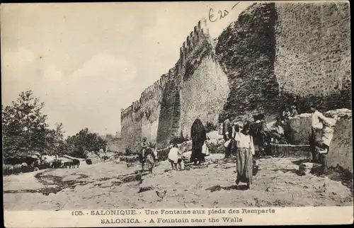 Ak Thessaloniki Griechenland, Brunnen an der Stadtmauer
