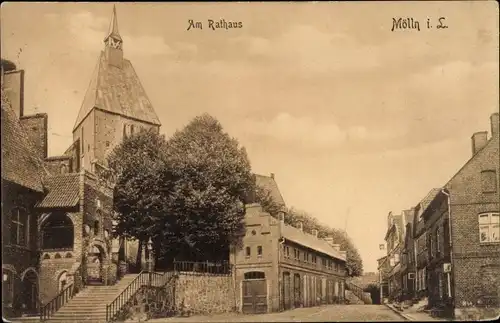Ak Mölln in Lauenburg, Rathaus, Kirche, Treppe