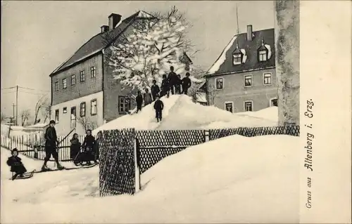 Ak Altenberg im Erzgebirge, Schlittenpartie am Wohnhaus