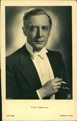 Ak Schauspieler Fritz Odemar, Portrait, Zigarette