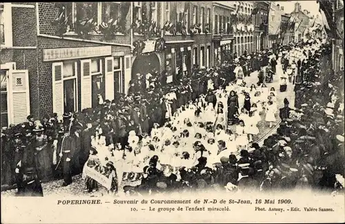 Ak Poperinghe Poperinge Westflandern, Le groupe de l'enfant miracule