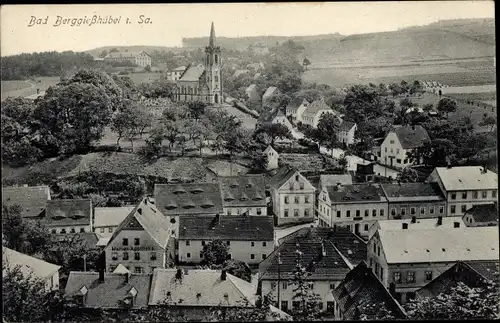 Ak Berggießhübel in Sachsen, Totalansicht, Kirche