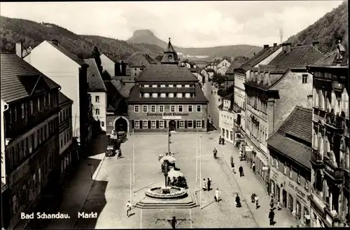 Ak Bad Schandau Sächsische Schweiz, Markt, Brunnen, Passanten