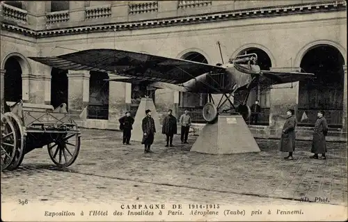 Ak Paris VII, Hôtel des Invalides, Ausstellung, Flugzeugtaube