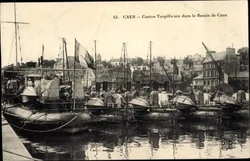 Ak Caen Calvados, Torpedoboot-Zerstörer im Hafen