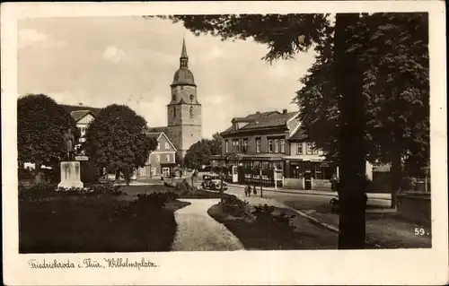 Ak Friedrichroda im Thüringer Wald, Wilhelmsplatz, Denkmal, Kirche